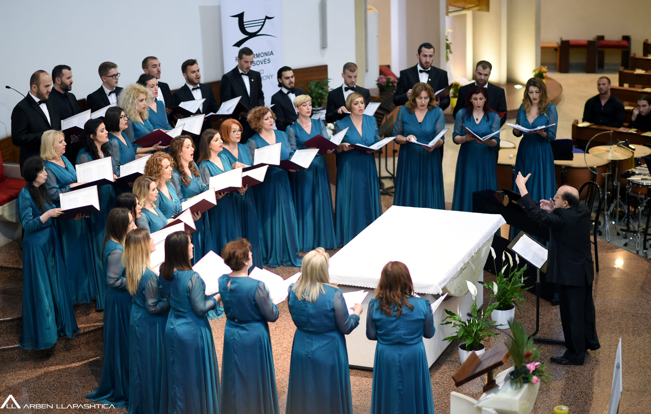 Rudi with Kosovo Philharmonic Choir at Cathedral  'Shën Pali' Tiranë 2016